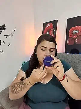 SafiroFer online show from 10/23/25, 09:02