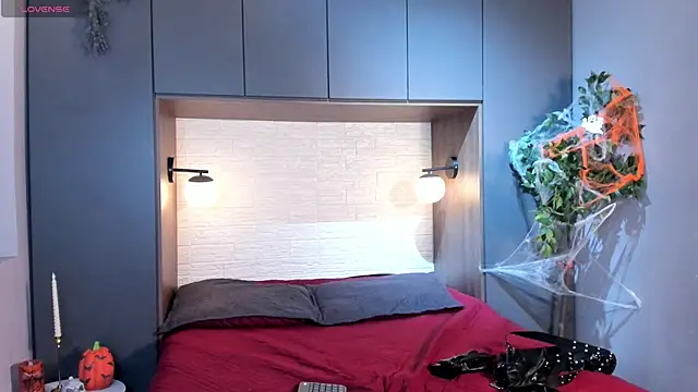 MrJustin  online show from 10/28/25, 08:00