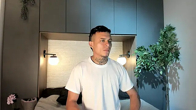 MrJustin  online show from 11/17/25, 08:03