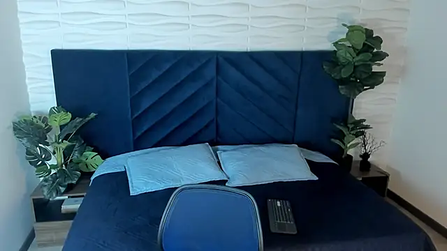 MrJustin  online show from 11/28/25, 07:49