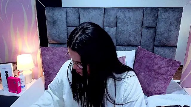 SamanthaPaImer online show from 09/18/25, 08:11