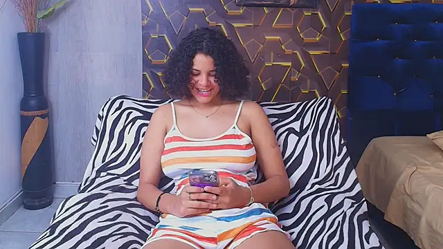 Snapshot of miss_leidy_ chatting on 05/22/26, 02:51 miss leidy online show from 05/22/26, 02:51