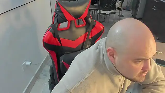 ElianCrow online show from 11/28/25, 09:50