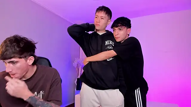 Handsomeboyss19 online show from 04/24/26, 02:36