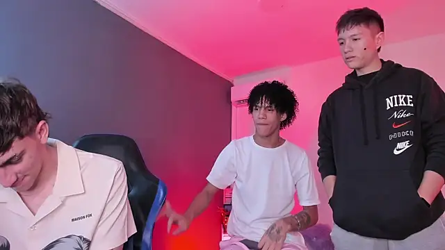 Handsomeboyss19 online show from 07/20/26, 08:44