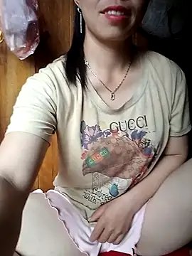 Snapshot of hera-00 chatting on 10/08/25, 01:03 hera-00 online show from 10/08/25, 01:03