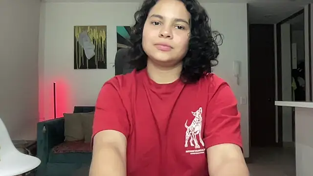 Snapshot of Lyxen_raze chatting on 12/15/25, 04:06 Lyxen raze online show from 12/15/25, 04:06