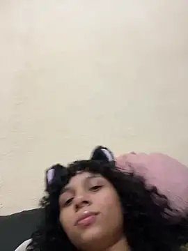 Snapshot of Casal-foda_braba chatting on 10/13/25, 03:50 Casal-foda braba online show from 10/13/25, 03:50