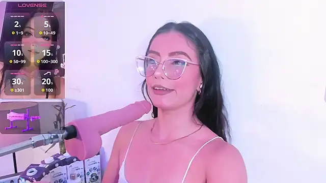 Snapshot of valentinna_montess chatting on 02/11/26, 12:43 valentinna montess online show from 02/11/26, 12:43