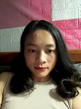 Snapshot of Kieu_xxx chatting on 10/16/25, 02:18 Kieu xxx online show from 10/16/25, 02:18