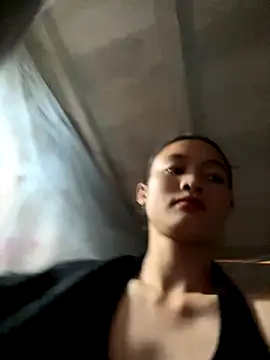 Snapshot of Kieu_xxx chatting on 10/18/25, 02:25 Kieu xxx online show from 10/18/25, 02:25