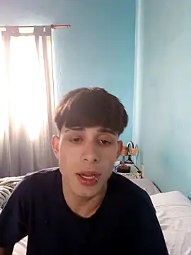 matiatr1112 online show from 10/31/25, 05:03