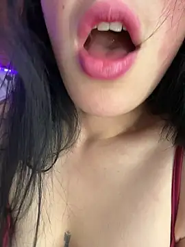 Snapshot of Mia_salinass chatting on 06/06/26, 10:36 Mia salinass online show from 06/06/26, 10:36