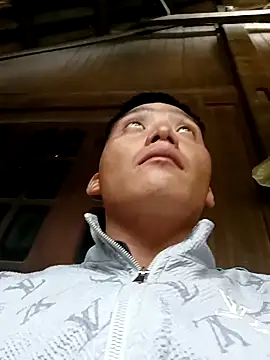 Snapshot of Chao_xxx chatting on 09/25/25, 12:47 Chao xxx online show from 09/25/25, 12:47