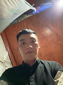 Snapshot of Chao_xxx chatting on 10/04/25, 05:22 Chao xxx online show from 10/04/25, 05:22