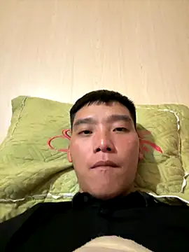 Snapshot of Chao_xxx chatting on 10/18/25, 05:25 Chao xxx online show from 10/18/25, 05:25