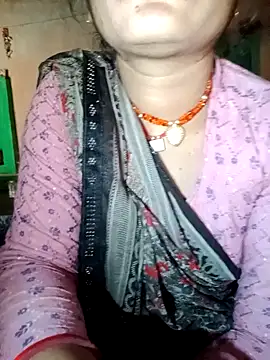 Snapshot of Puja51 chatting on 10/24/25, 10:33 Puja51 online show from 10/24/25, 10:33