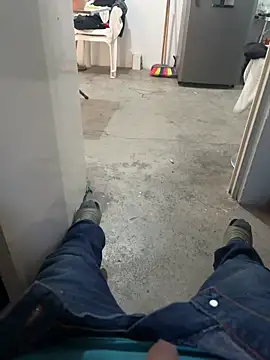 Snapshot of cfomega4592 chatting on 10/31/25, 10:44 cfomega4592 online show from 10/31/25, 10:44