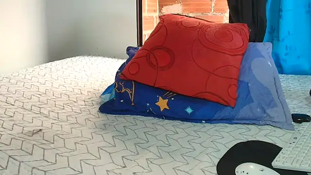 littlemodel online show from 11/26/25, 07:04