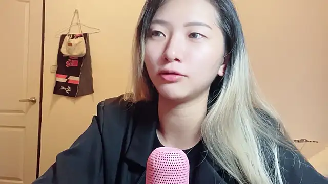 xu9920 online show from 09/16/25, 12:39