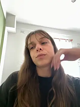Snapshot of LittleJulietta chatting on 09/16/25, 06:31 LittleJulietta online show from 09/16/25, 06:31