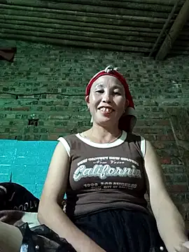 me-cute online show from 10/13/25, 01:00