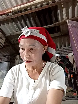 me-cute online show from 10/18/25, 01:01