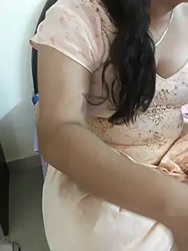 Snapshot of payal_261072_ chatting on 09/16/25, 04:57 payal 261072 online show from 09/16/25, 04:57