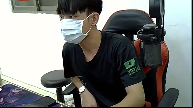 zhu000000 online show from 10/15/25, 02:55