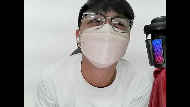 zhu000000 online show from 10/30/25, 06:15