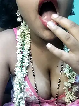 Snapshot of Shneeha_le chatting on 09/09/25, 04:50 Shneeha le online show from 09/09/25, 04:50