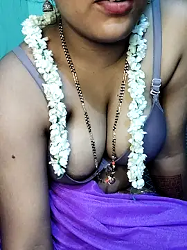 Snapshot of Shneeha_le chatting on 09/21/25, 08:21 Shneeha le online show from 09/21/25, 08:21