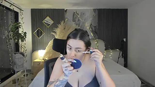 SarahCastro1  online show from 03/06/26, 03:58