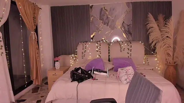 SarahCastro1  online show from 03/27/26, 06:08