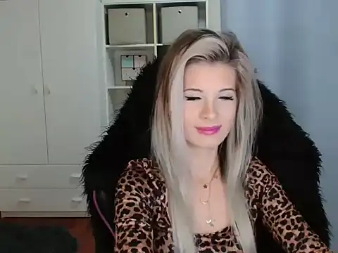 KristineGlow online show from 11/08/25, 08:14