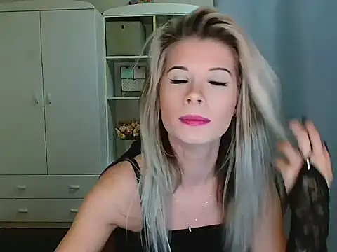 KristineGlow online show from 11/25/25, 07:08