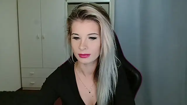 KristineGlow online show from 12/03/25, 07:27