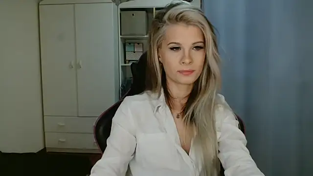 KristineGlow online show from 04/06/26, 06:14