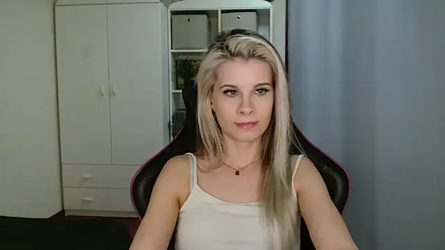 KristineGlow online show from 04/16/26, 06:19