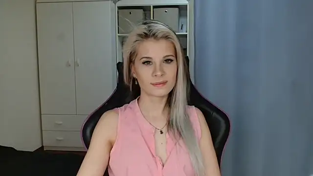 KristineGlow online show from 04/23/26, 06:14