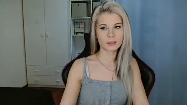 KristineGlow online show from 04/24/26, 06:16