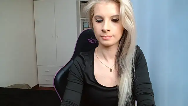 KristineGlow online show from 06/08/26, 02:17