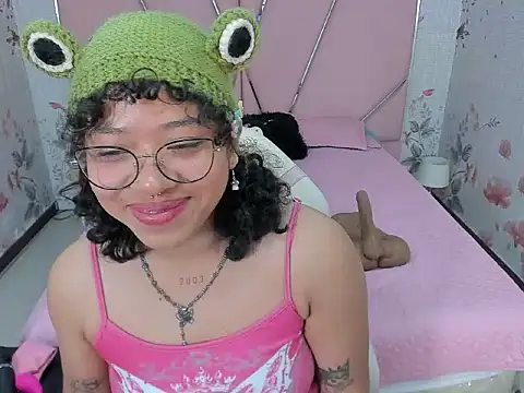 Snapshot of SafiroAgataaa chatting on 09/09/25, 12:26 SafiroAgataaa online show from 09/09/25, 12:26