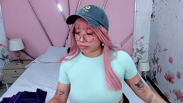 Snapshot of SafiroAgataaa chatting on 09/22/25, 09:39 SafiroAgataaa online show from 09/22/25, 09:39