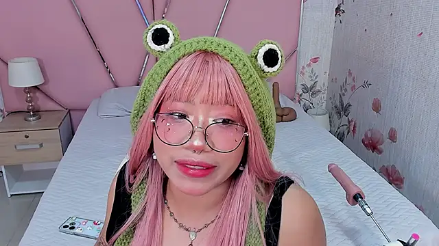 Snapshot of SafiroAgataaa chatting on 09/27/25, 08:14 SafiroAgataaa online show from 09/27/25, 08:14