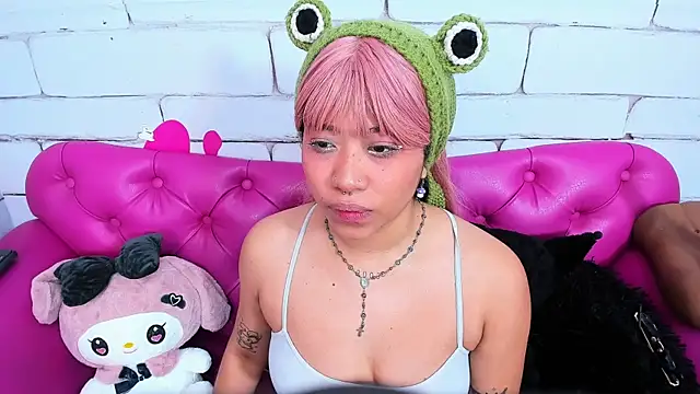 Snapshot of SafiroAgataaa chatting on 10/03/25, 07:11 SafiroAgataaa online show from 10/03/25, 07:11