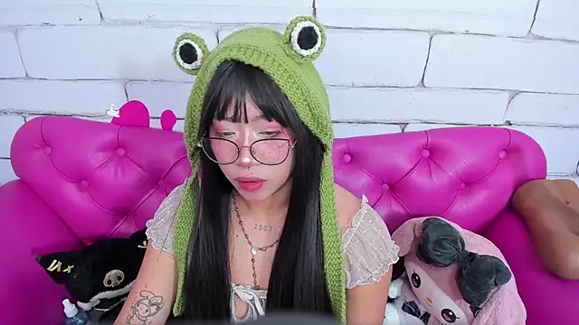 Snapshot of SafiroAgataaa chatting on 10/28/25, 11:29 SafiroAgataaa online show from 10/28/25, 11:29