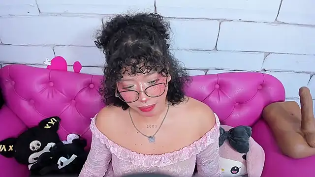 Snapshot of SafiroAgataaa chatting on 11/14/25, 03:05 SafiroAgataaa online show from 11/14/25, 03:05