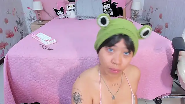 Snapshot of SafiroAgataaa chatting on 11/20/25, 03:18 SafiroAgataaa online show from 11/20/25, 03:18