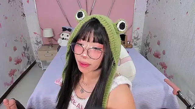 Snapshot of SafiroAgataaa chatting on 11/27/25, 02:02 SafiroAgataaa online show from 11/27/25, 02:02